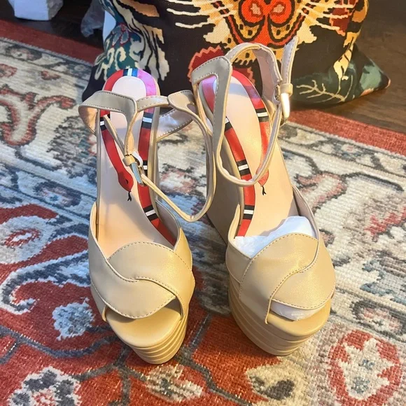 Gucci look à like wedge platform sandals - Picture 2 of 5